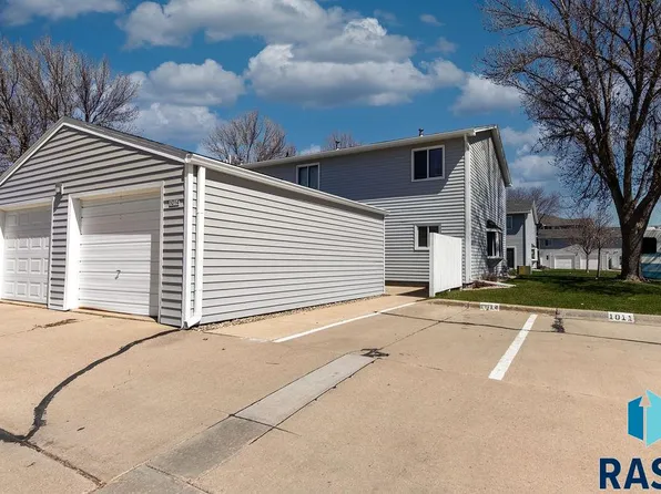 1014 S Newport Pl, Sioux Falls, SD 57106