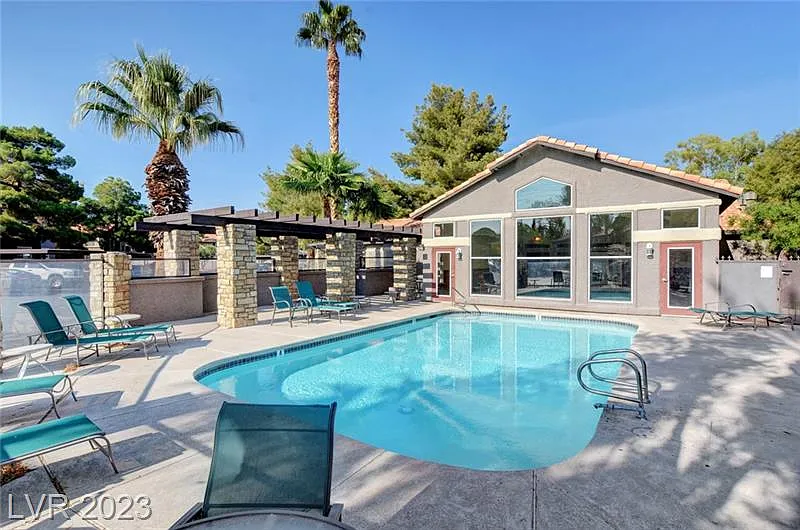 2 bed, 965 sqft, $1,295 — Photo 4