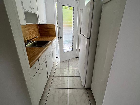 5th image of 1026 Euclid Ave APT 3