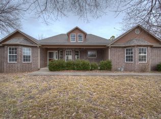 25640 Briar Dr, Claremore, OK 74019