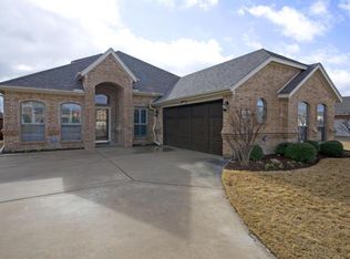 5541 Plata Ln, Benbrook, TX 76126