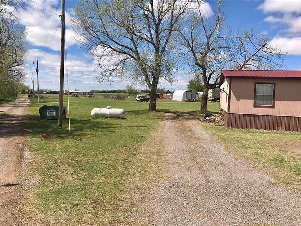 2nd image of 16281 Chisholm Valley