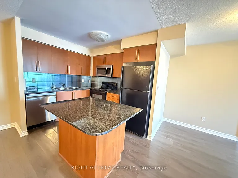 310 Burnhamthorpe Rd W #2101 — Photo 8