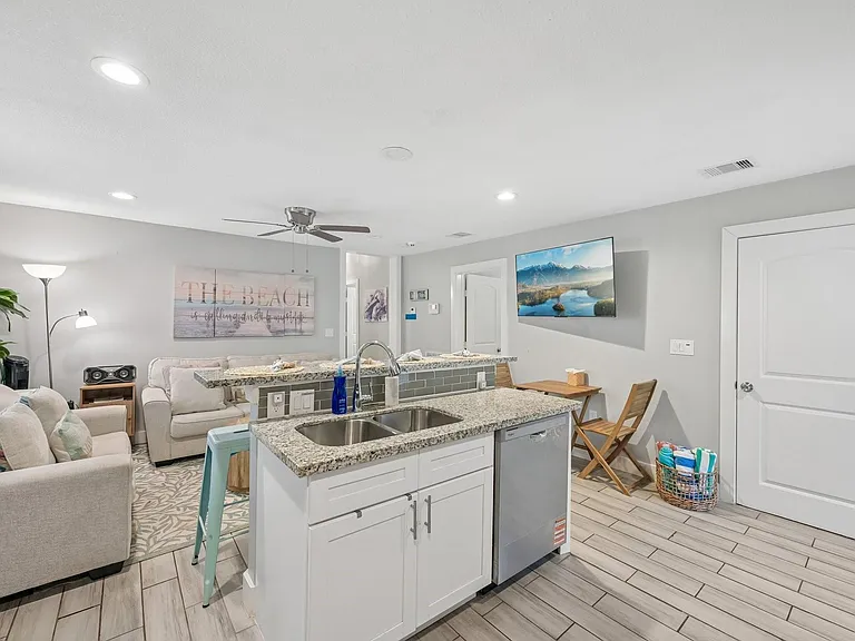 1022 Avenue L — Photo 12