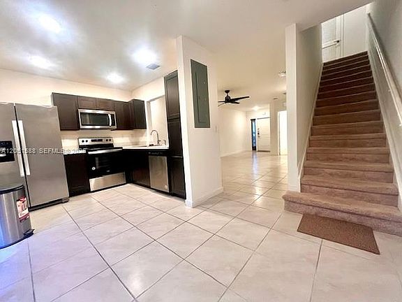 5th image of 475 NE 5th Ln