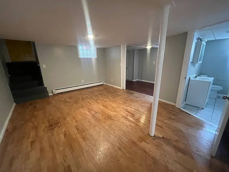 29 1/2 Ringgold St — Photo 2