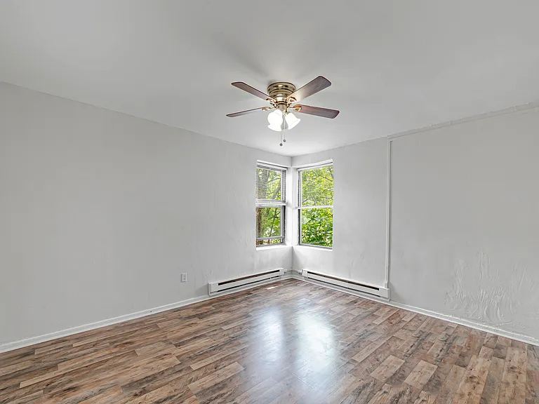 Palm Garden Apartments — Photo 33