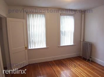 2nd image of 15 Barrows St #51