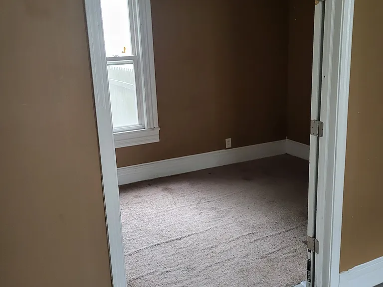 124 Westwood Ave — Photo 6