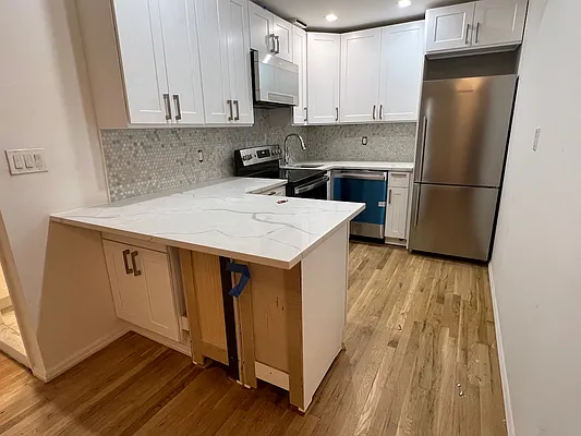 Rented by J PRESTON AND ASSOCIATES INC | media 8