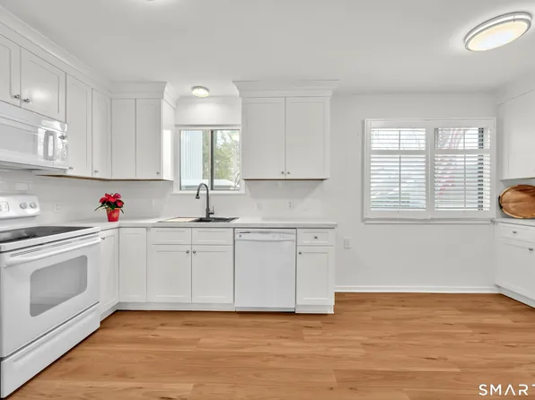 98 Heritage Village #A, Southbury, CT 06488