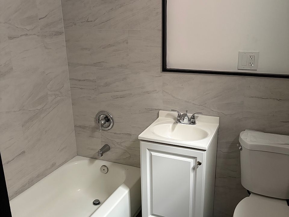 2nd image of 12 Saint Pauls Ave Floor 2
