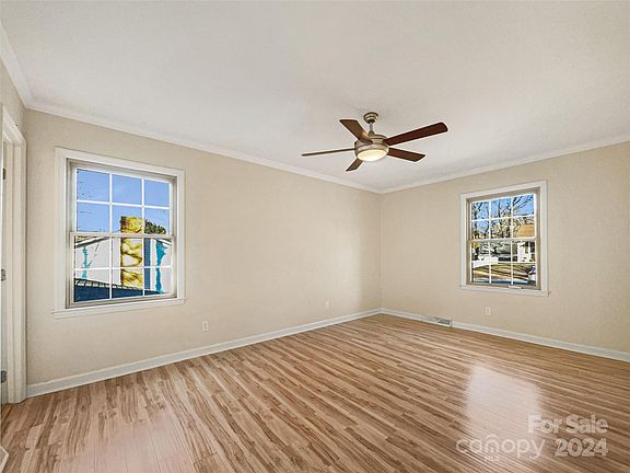 5th image of 8101 Cliffside Dr
