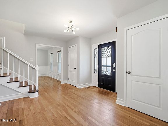 5th image of 1929 Kingfisher Drive