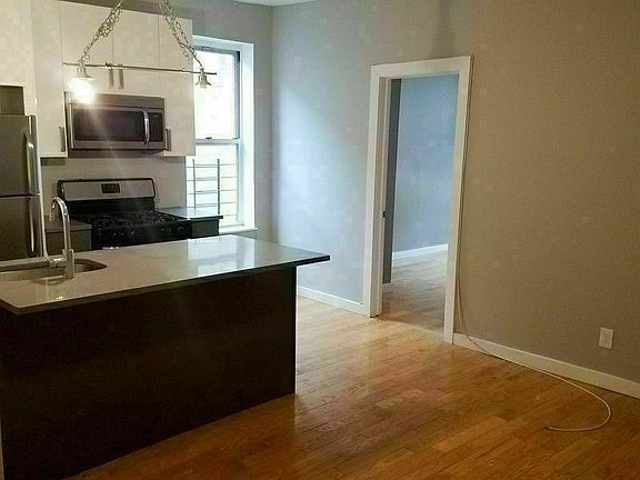 2nd image of 1601 Park Pl #G2