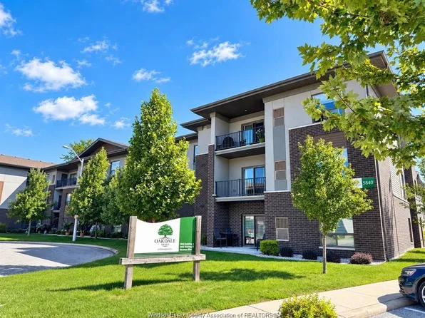 5840 Newman Blvd #208, Lasalle, ON N9J 0E3