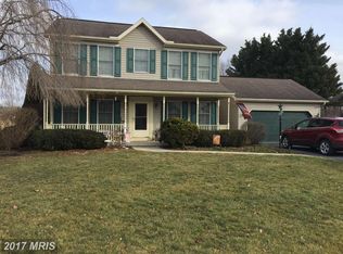 736 Franklin Square Dr, Chambersburg, PA