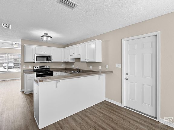 5th image of 16377 Mansion St
