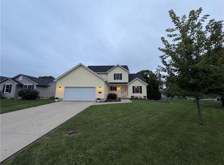 13 View Cir, Oreana, IL 62554