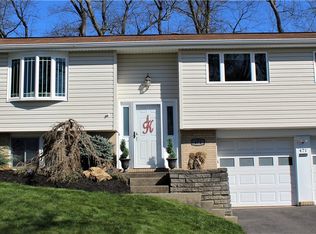 471 Fruitwood Dr, Bethel Park, PA