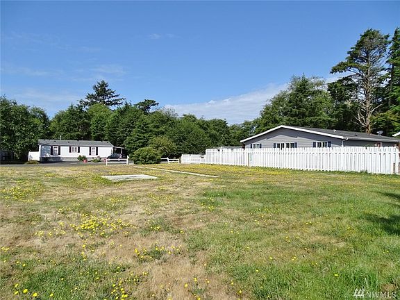 5th image of 616 Chenois Ave NE