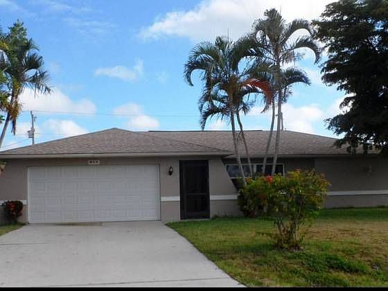 1st image of 915 SW 35th Ter