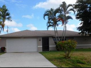 915 SW 35th Ter, Cape Coral, FL 33914