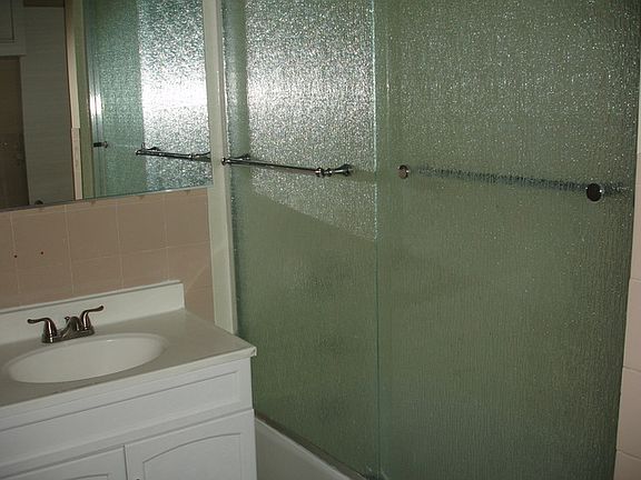 3rd image of 1501 W Wilson Ave APT 2