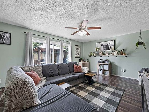 4th image of 425 Peterson St