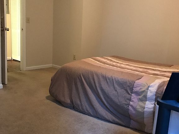 5th image of 39 Squire Ln