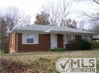 8 W Bel Air Blvd, Clarksville, TN 37042