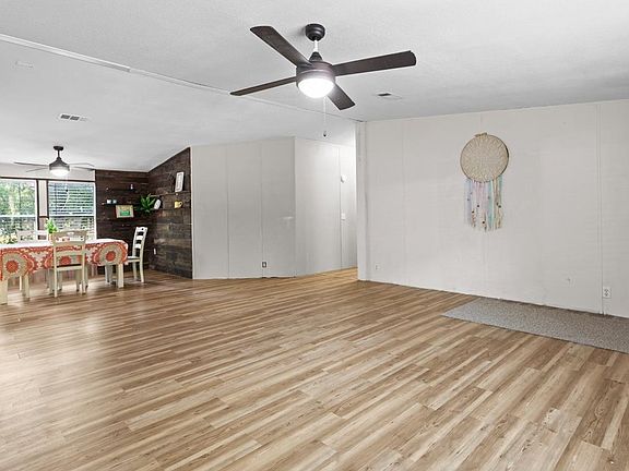 5th image of 173 SW Boundary Way
