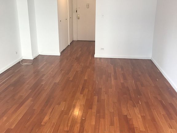 3rd image of 330 E 46th St APT 7K