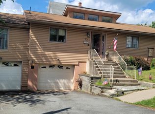 95 7th Ave, Carbondale, PA 18407