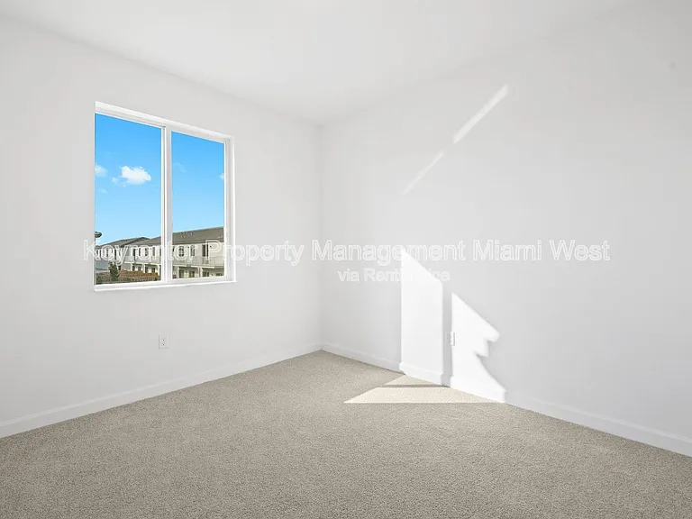1385 SE 7th Ter — Photo 23