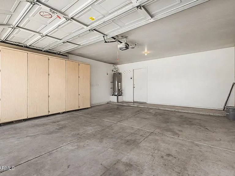 905 E Potter Dr — Photo 26