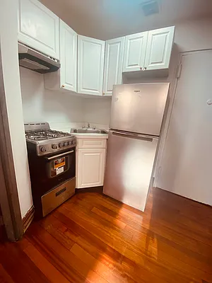 Rented by Bond New York | media 15