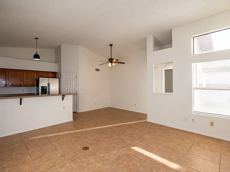 3346 W Starfall Pl — Photo 8