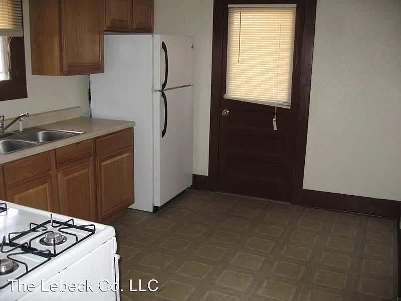1st image of 206 Arno St NE APT 3