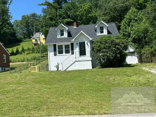 2608 Grassy Branch Rd, Bluefield, WV 24701