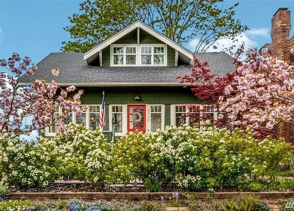 Beautifully maintained and remodeled 1910 Craftsman.  Short walk and ride via shuttle to West Seattle water taxi for easy commute to downtown