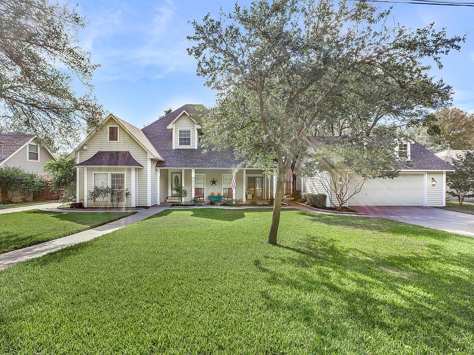 1st image of 3417 River Oaks Dr