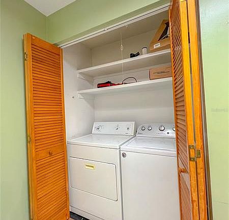 4th image of 2822 SW 14th Dr #2822