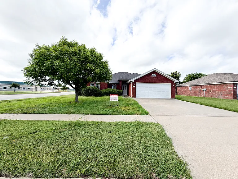 4512 Crested Butte Dr — Photo 2