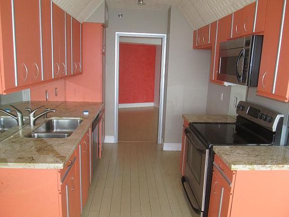 4th image of 1000 Island Blvd #1611
