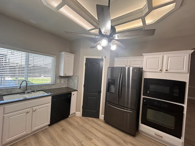 1519 W Castoro Way — Photo 10