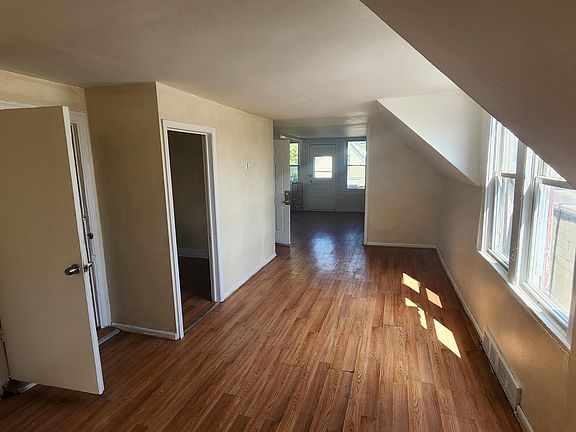 3rd image of 219 French St #2