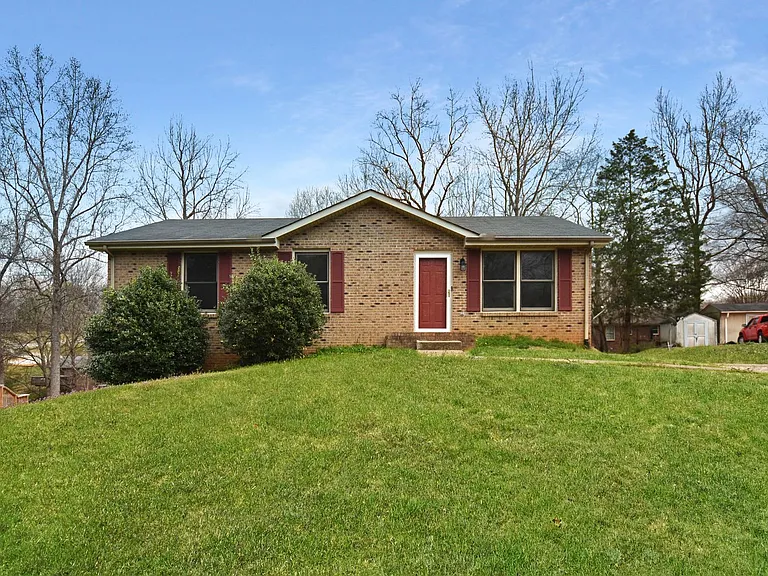 1253 Cottonwood Dr — Photo 1