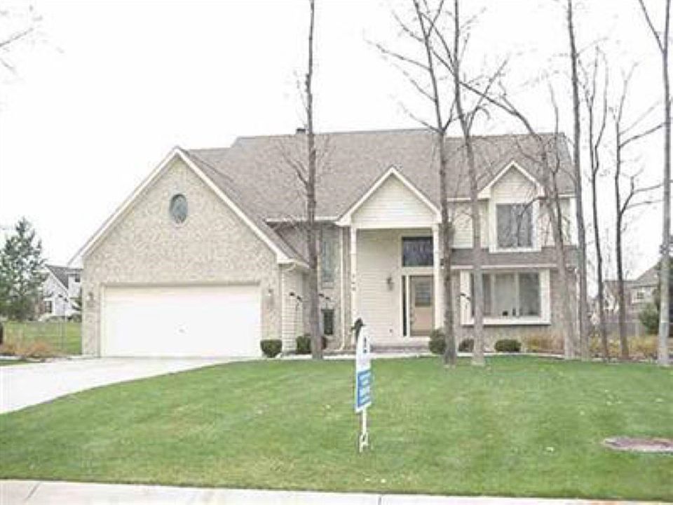 1st image of 746 Cambridge Cir