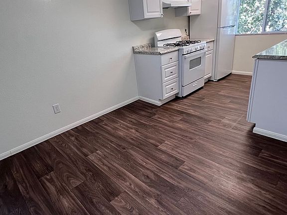 2nd image of 454 N Fig St #1651